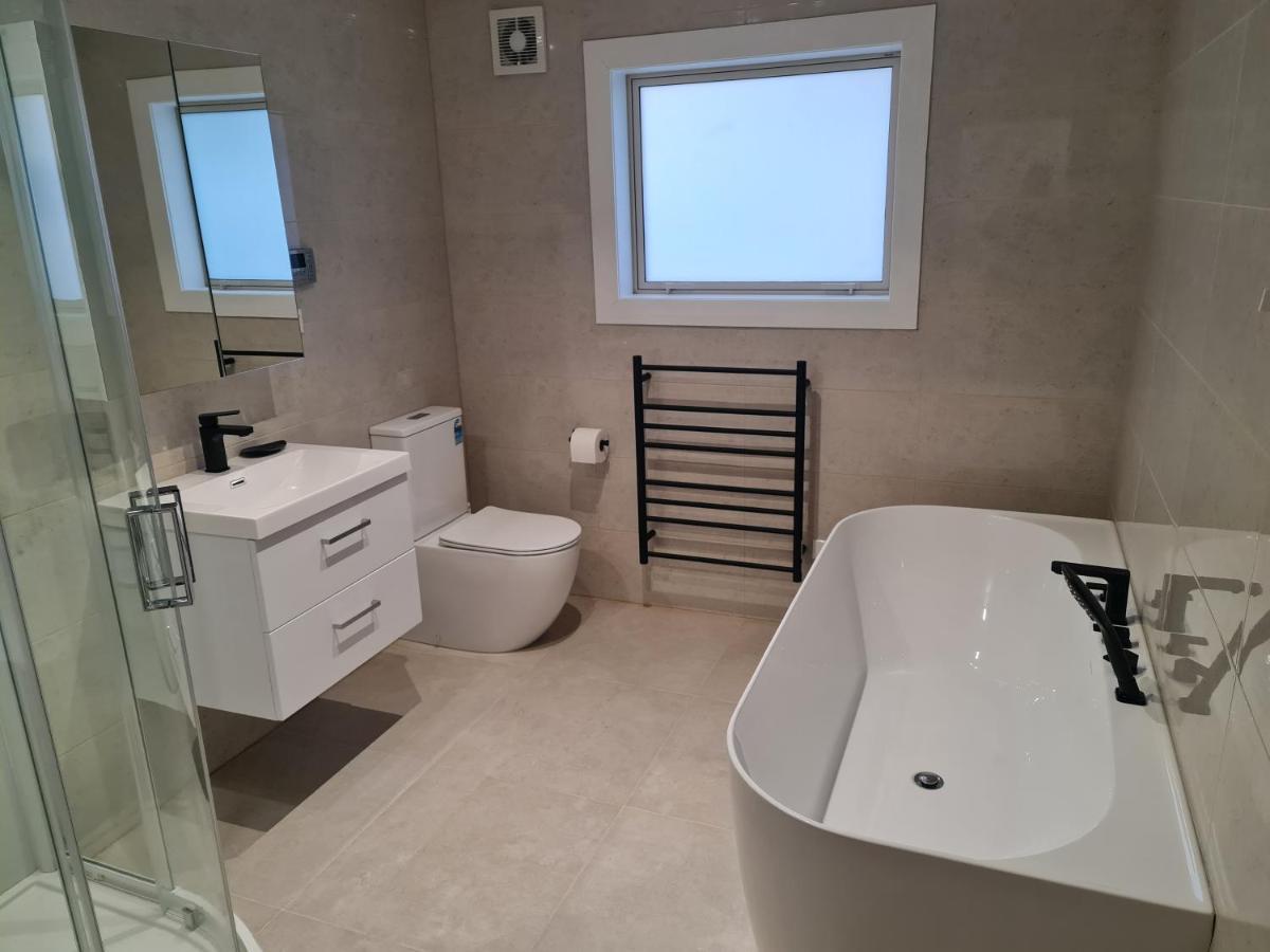 Brand New Home - Central Masterton Bagian luar foto